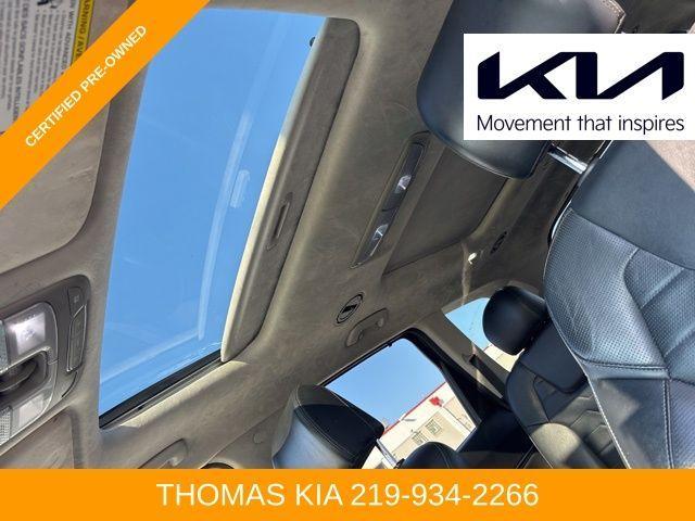 Photo of 2022 Black Kia Telluride