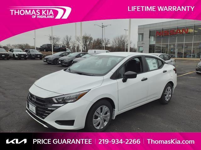 Photo of 2025 Cloud White Nissan Versa
