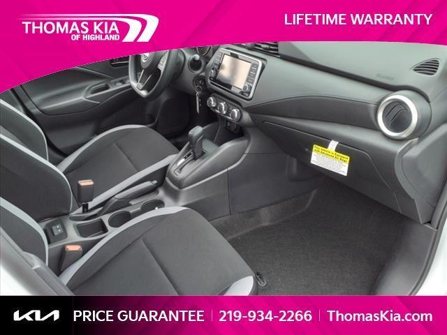 Photo of 2025 Cloud White Nissan Versa