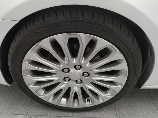 Photo of 2015 White Buick LaCrosse