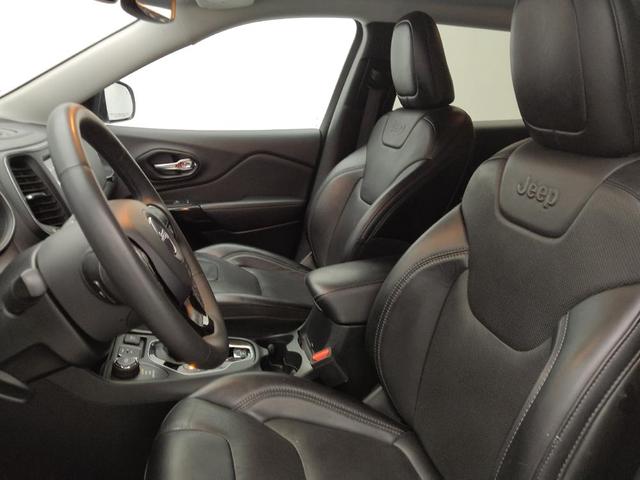 Photo of 2023 Bright White Clearcoat Jeep Cherokee