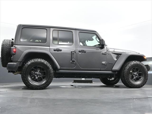 Photo of 2024 Granite Crystal Metallic Clearcoat Jeep Wrangler
