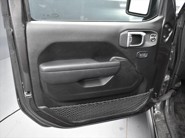 Photo of 2024 Granite Crystal Metallic Clearcoat Jeep Wrangler