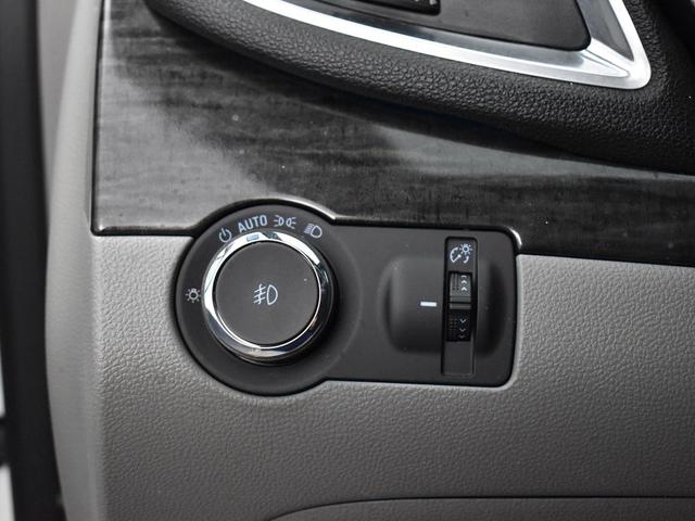 Photo of 2015 White Pearl Tricoat Buick Encore