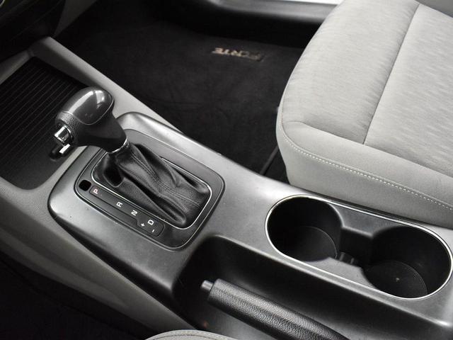 Photo of 2016 Silky Silver Kia Forte