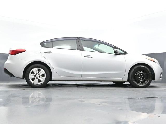 Photo of 2016 Silky Silver Kia Forte
