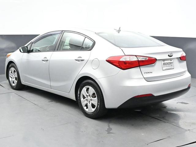 Photo of 2016 Silky Silver Kia Forte