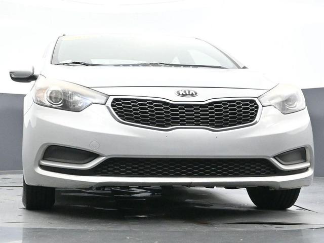 Photo of 2016 Silky Silver Kia Forte