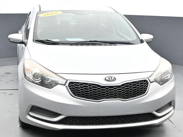 Photo of 2016 Silky Silver Kia Forte
