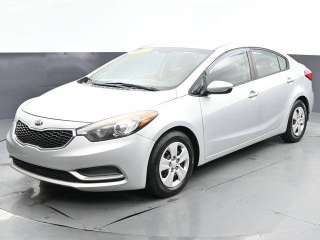Photo of 2016 Silky Silver Kia Forte