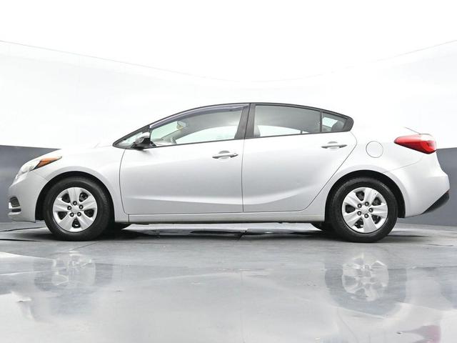 Photo of 2016 Silky Silver Kia Forte
