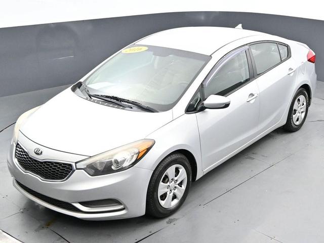 Photo of 2016 Silky Silver Kia Forte