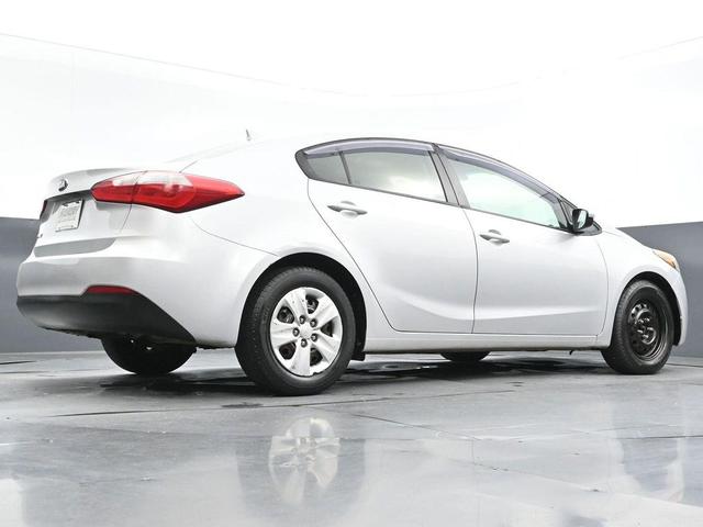Photo of 2016 Silky Silver Kia Forte