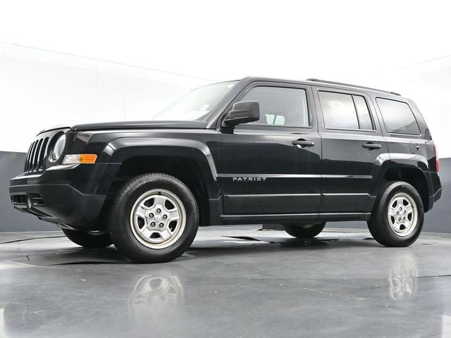 Photo of 2016 Black Clearcoat Jeep Patriot