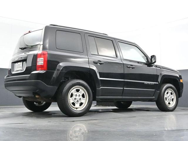 Photo of 2016 Black Clearcoat Jeep Patriot