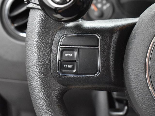 Photo of 2016 Black Clearcoat Jeep Patriot