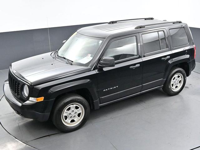 Photo of 2016 Black Clearcoat Jeep Patriot