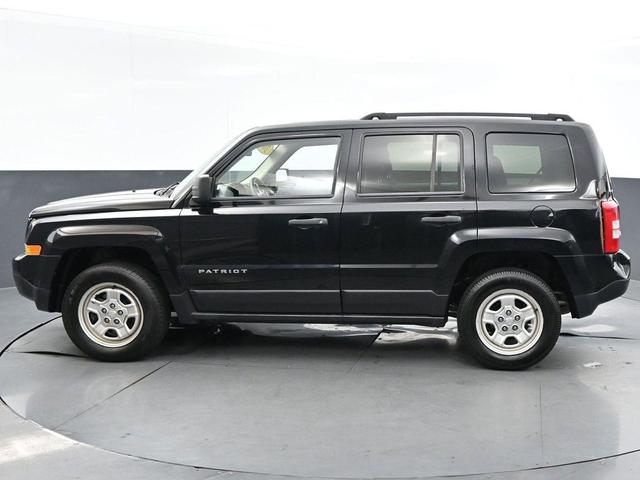 Photo of 2016 Black Clearcoat Jeep Patriot