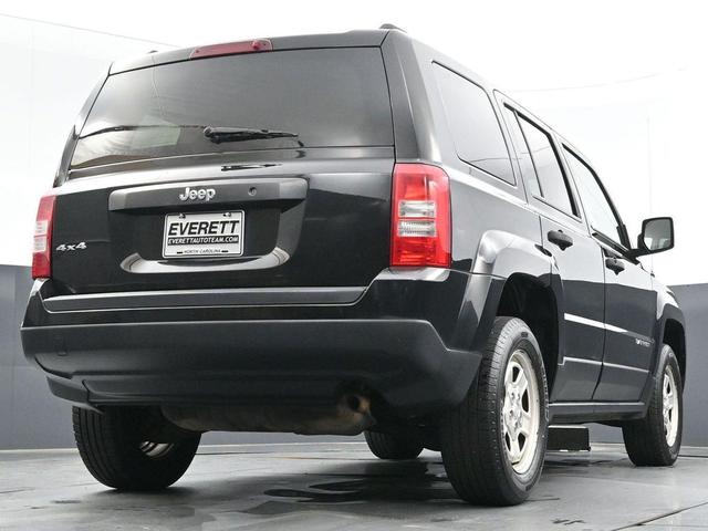 Photo of 2016 Black Clearcoat Jeep Patriot