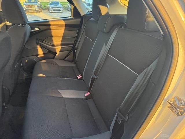 Photo of 2014 Oxford White Ford Focus