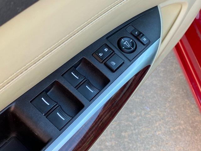 Photo of 2017 Red Acura TLX