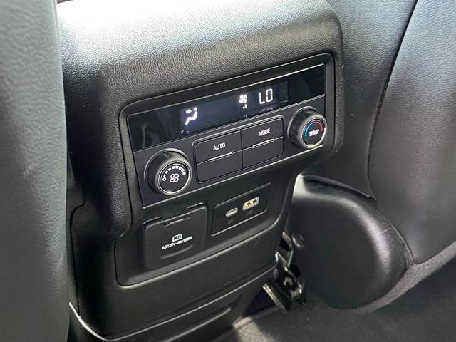 Photo of 2023 Summit White GMC Acadia