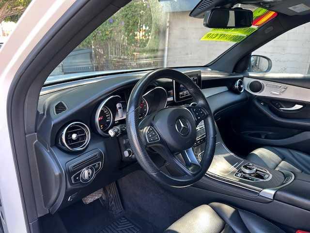 Photo of 2019 White Mercedes-Benz GLC 300