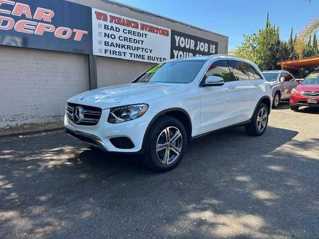 Photo of 2019 White Mercedes-Benz GLC 300