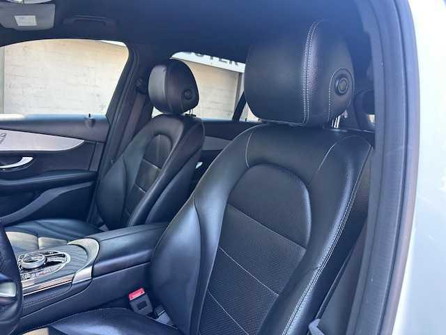 Photo of 2019 White Mercedes-Benz GLC 300