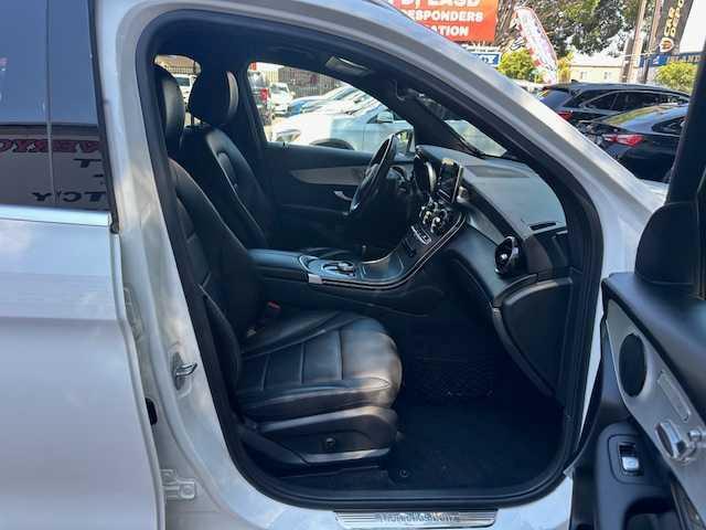 Photo of 2019 White Mercedes-Benz GLC 300