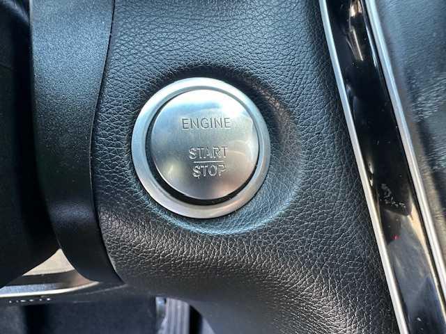 Photo of 2019 White Mercedes-Benz GLC 300