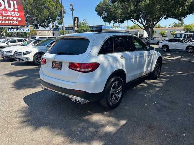 Photo of 2019 White Mercedes-Benz GLC 300