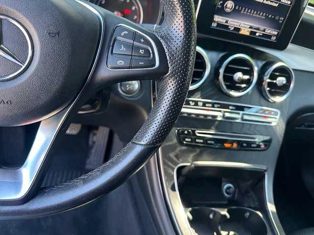 Photo of 2019 White Mercedes-Benz GLC 300