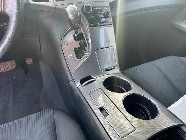 Photo of 2013 White Toyota Venza