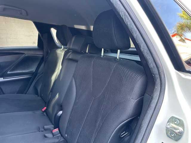 Photo of 2013 White Toyota Venza
