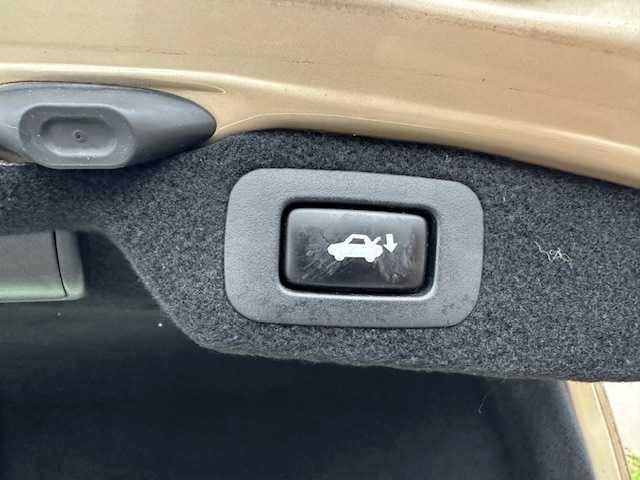 Photo of 2007 Champagne Lexus LS 460