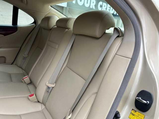 Photo of 2007 Champagne Lexus LS 460