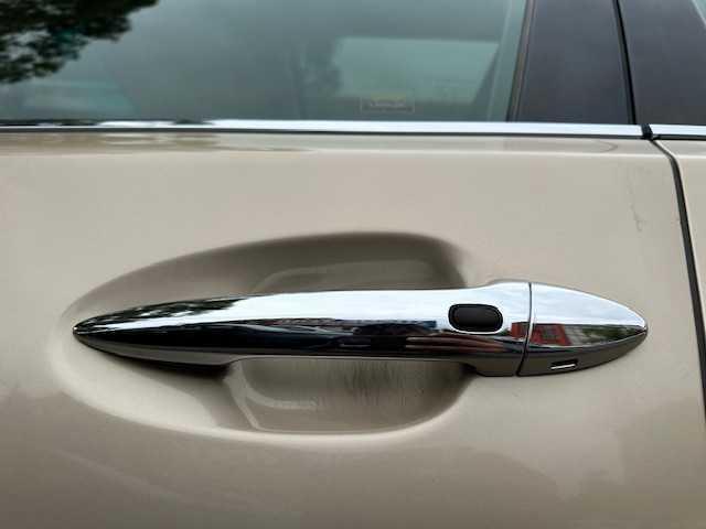 Photo of 2007 Champagne Lexus LS 460