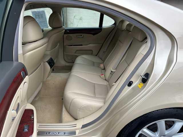 Photo of 2007 Champagne Lexus LS 460