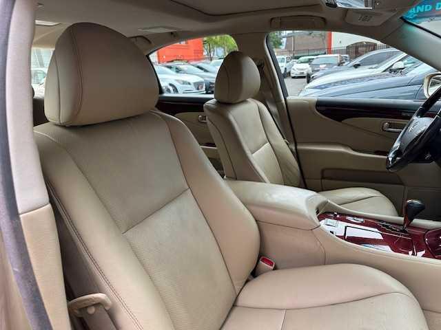 Photo of 2007 Champagne Lexus LS 460