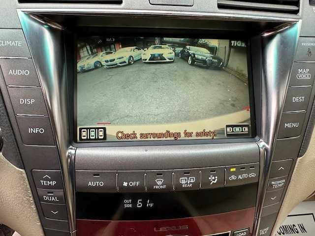 Photo of 2007 Champagne Lexus LS 460