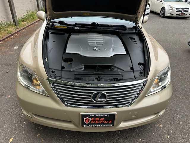 Photo of 2007 Champagne Lexus LS 460