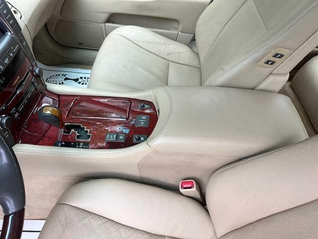 Photo of 2007 Champagne Lexus LS 460