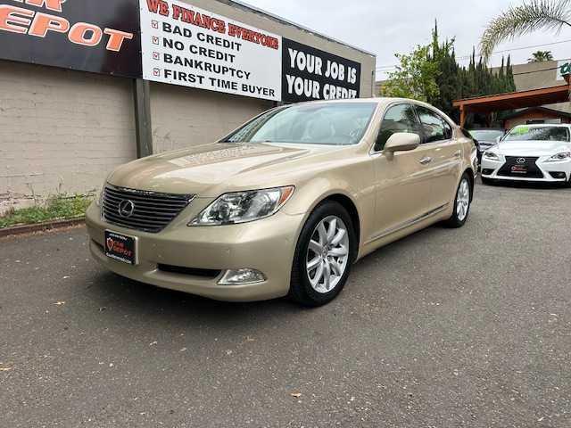 Photo of 2007 Champagne Lexus LS 460