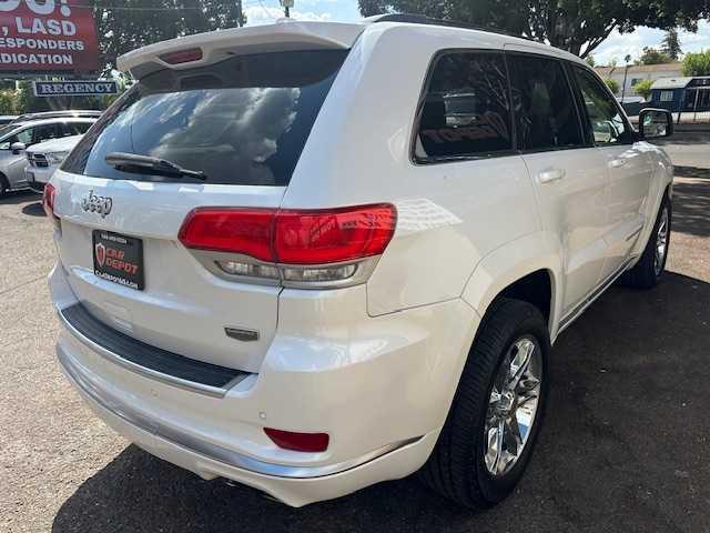 Photo of 2016 White Jeep Grand Cherokee