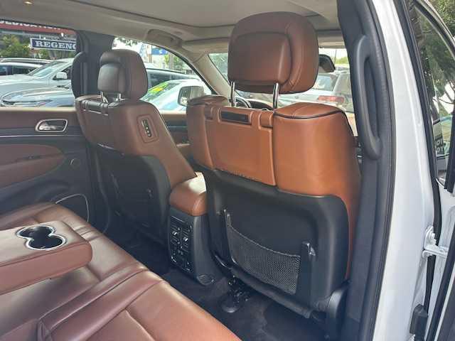 Photo of 2016 White Jeep Grand Cherokee