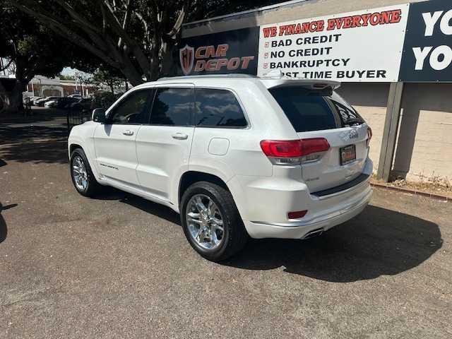 Photo of 2016 White Jeep Grand Cherokee