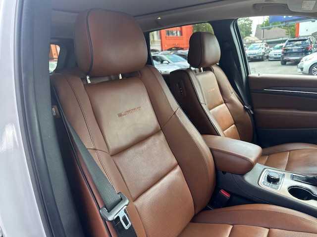 Photo of 2016 White Jeep Grand Cherokee