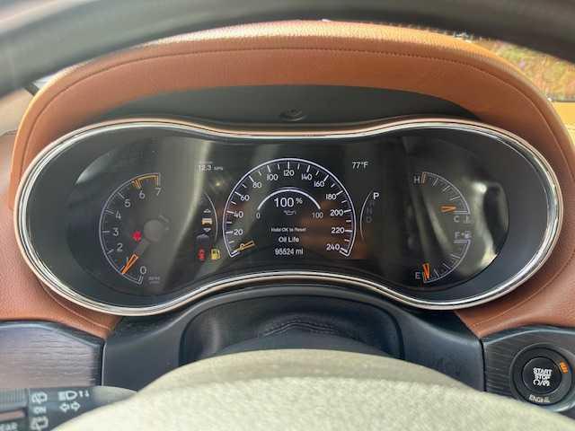 Photo of 2016 White Jeep Grand Cherokee