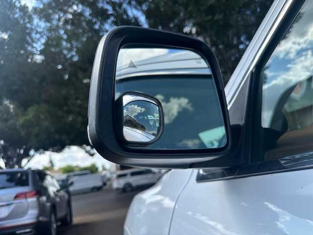 Photo of 2016 White Jeep Grand Cherokee